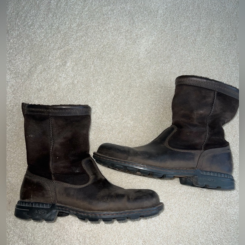 Men’s Size 10 UGG Australia Brown Suede Boot Fur Lined